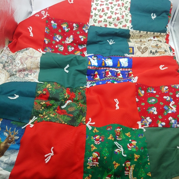 NEW handmade patchwork holiday festive Christmas small lap quilt
